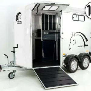 Cheval Liberte Pferdeanhänger Touring Country| Pullman-Fahrwerk| Frontausstieg| weiß-Neu